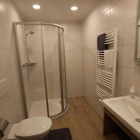 Haus Enzian شقة