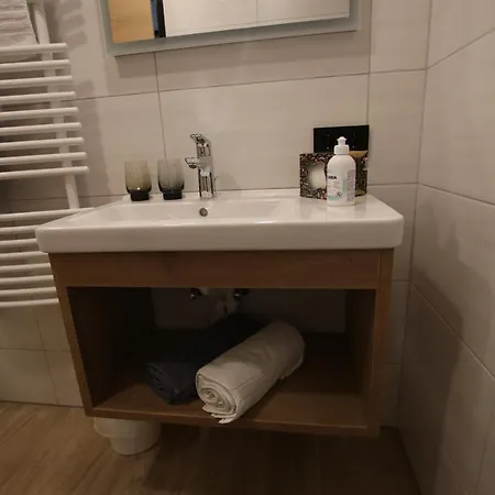 Haus Enzian شقة